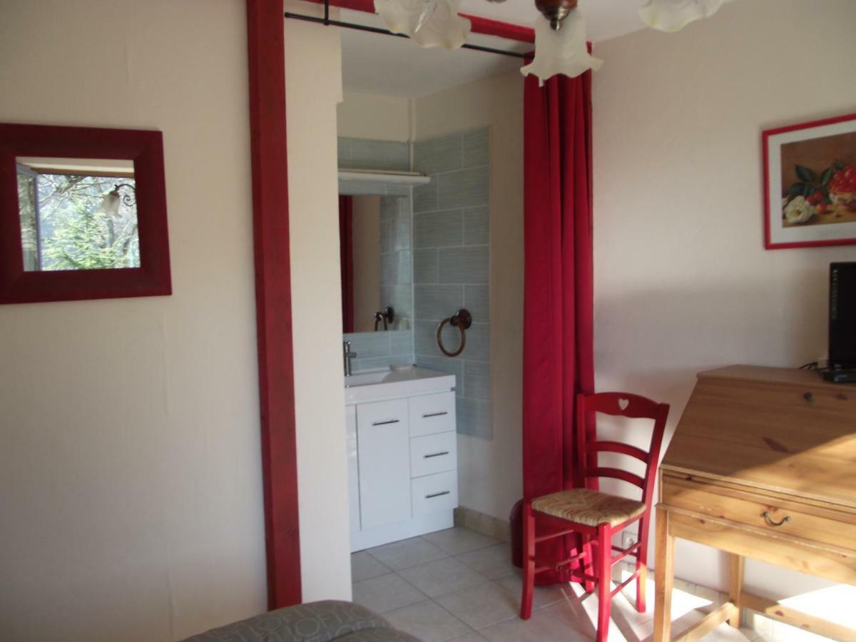 Domaine des cigales, chambre d'hôtes Saint-Martin-d'Aout Exterior foto